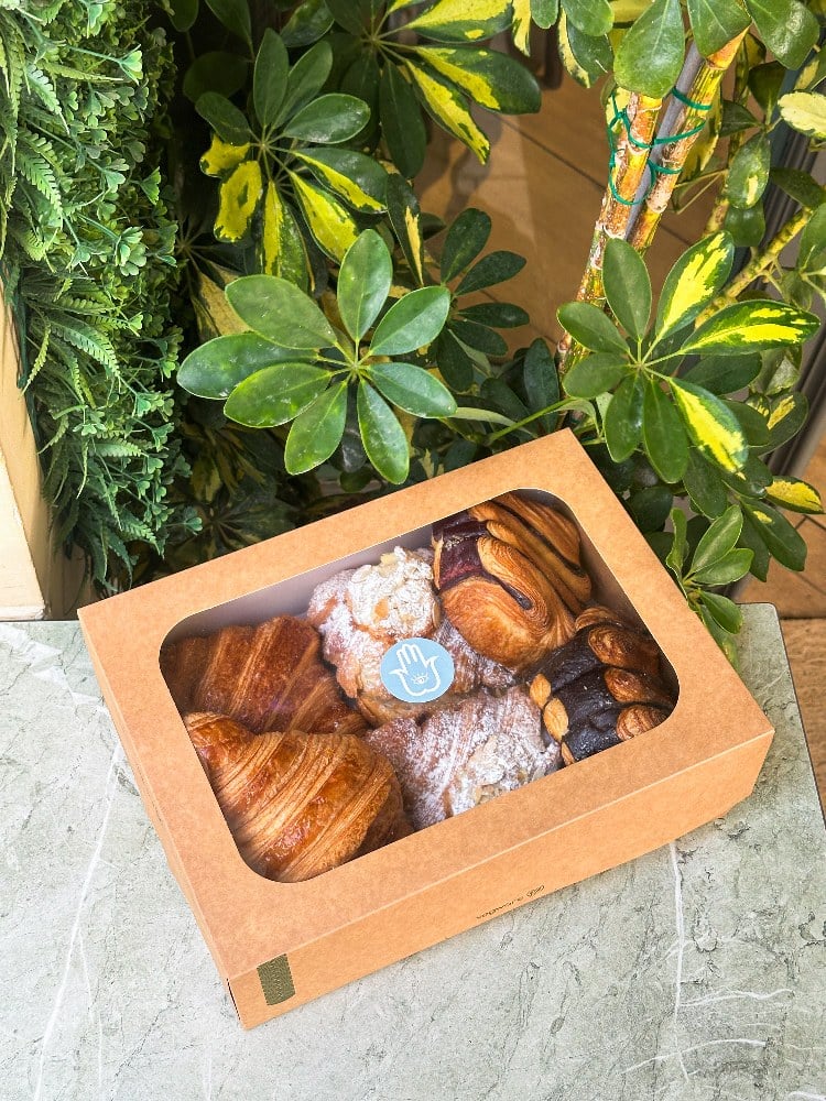 Croissant boxes by 6